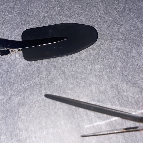 Dior Hair Clips. - Picture 3 of 5